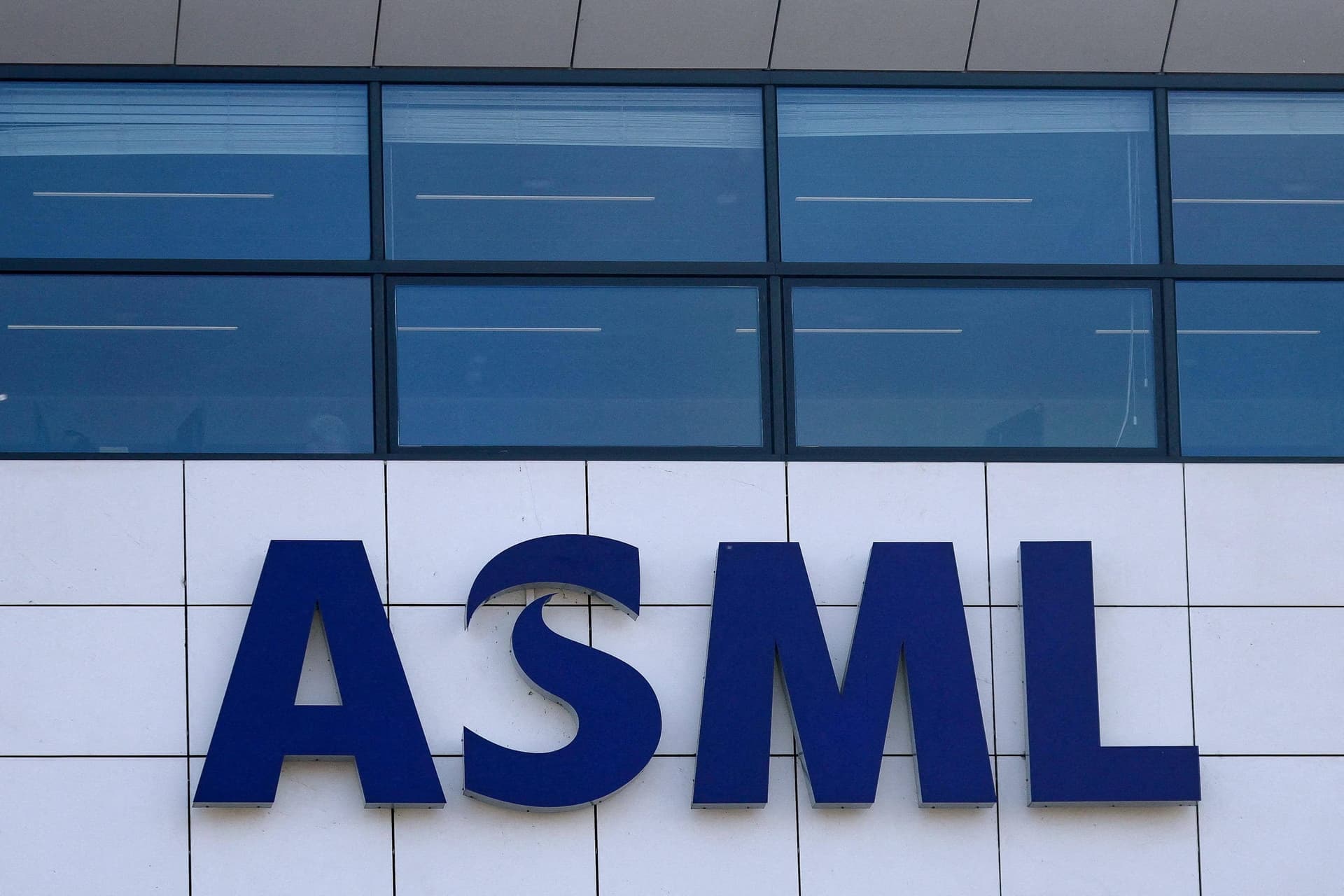 ASML begins India operations, plans to hire young engineering graduates