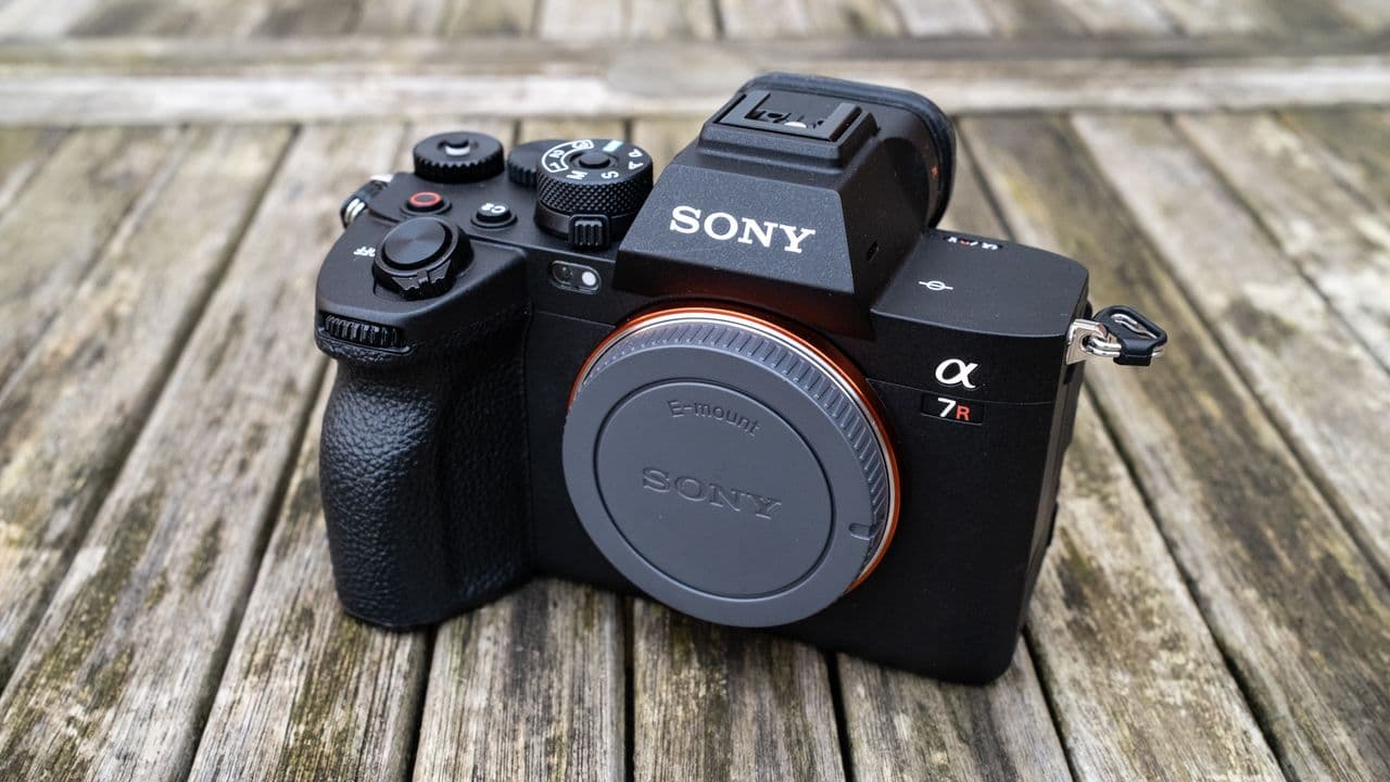 This week's Labor Day sales include record-low prices on Sony, Nikon, and Canon cameras — our experts recommend these 16 deals
