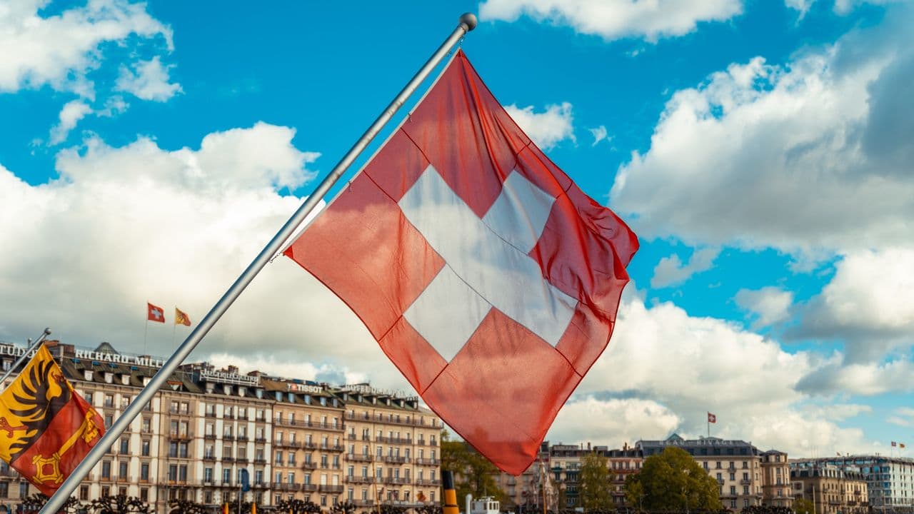 Switzerland Ditches Microsoft for Open Source Software