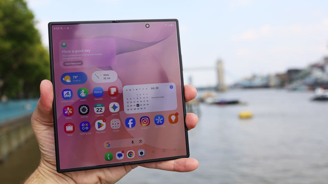  The Samsung Galaxy S26 and Galaxy Z Fold 8 Ultra are both $300 off today — the best upfront discounts yet 