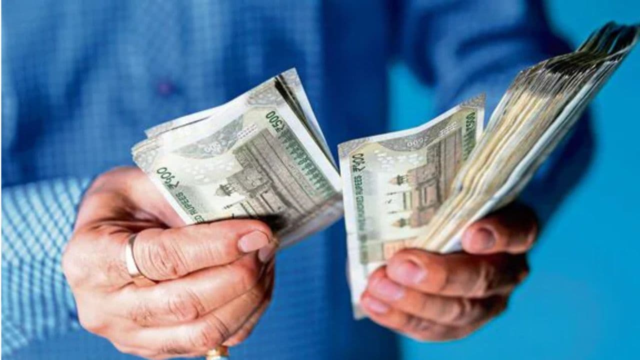 Bank Loan : లోన్ ఈఎంఐలు ఉన్న వారికి గుడ్ న్యూస్.. HDFC బ్యాంక్ కీలక నిర్ణయం