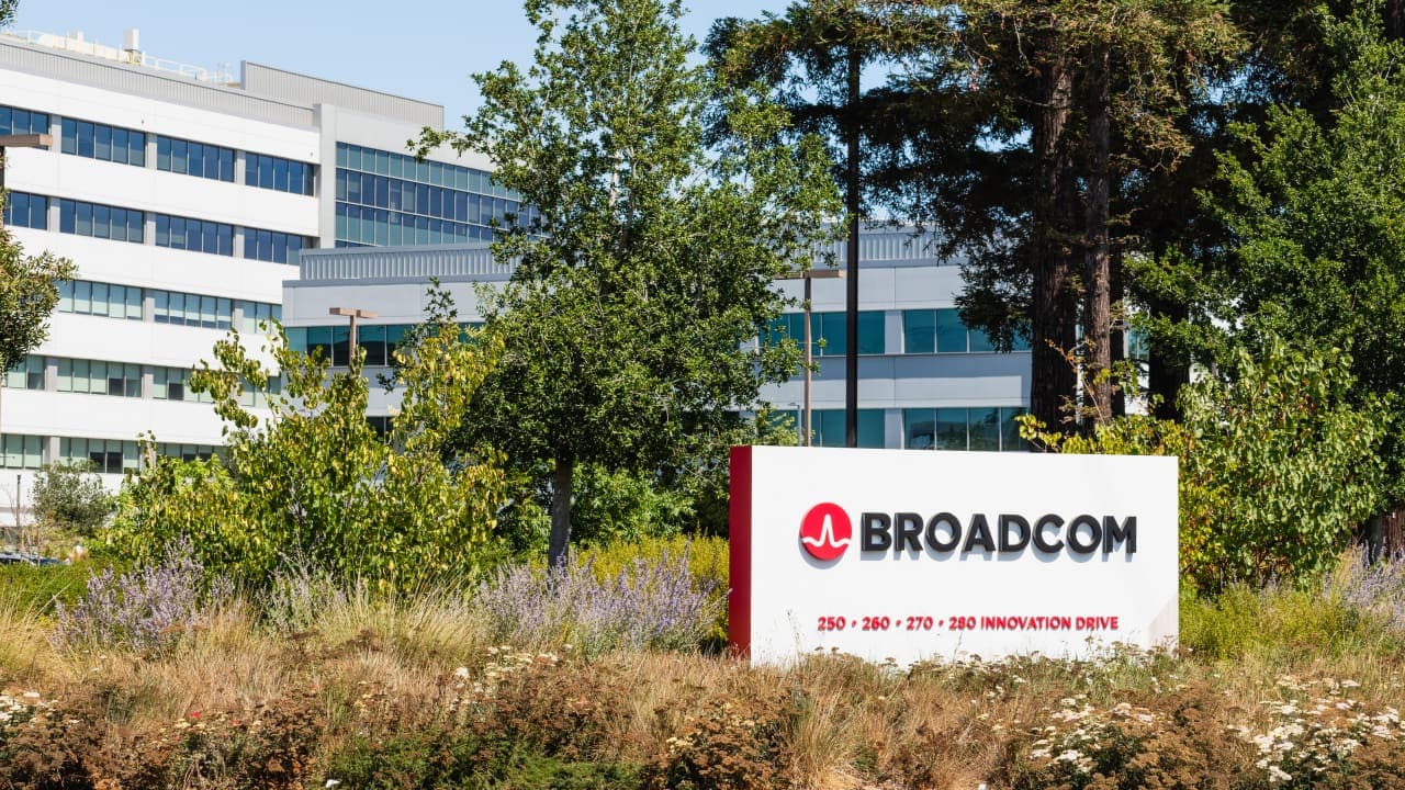 Broadcom’s stock falls despite upbeat earnings, extending a frustrating stretch for investors