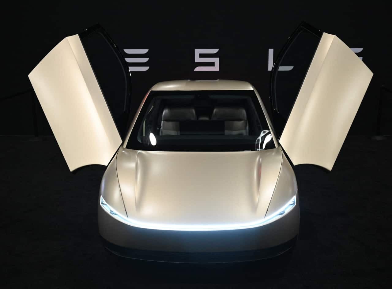 Tesla’s stock among S&P 500’s top gainers as investors prepare for a Cybercab launch