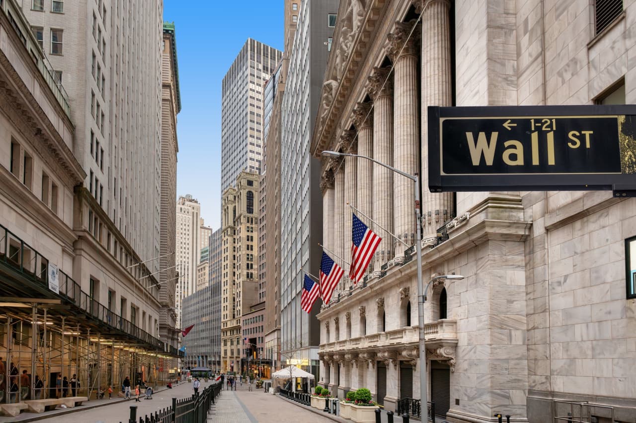 Rising yields aren’t scaring off investors. Why money is still pouring into bond funds.