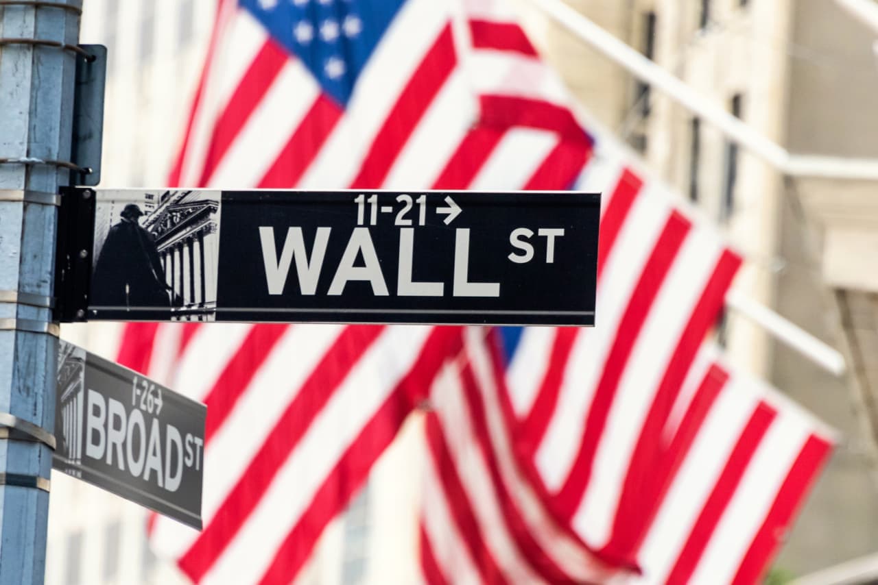 Is the stock market open on Labor Day? Does the post office deliver mail?