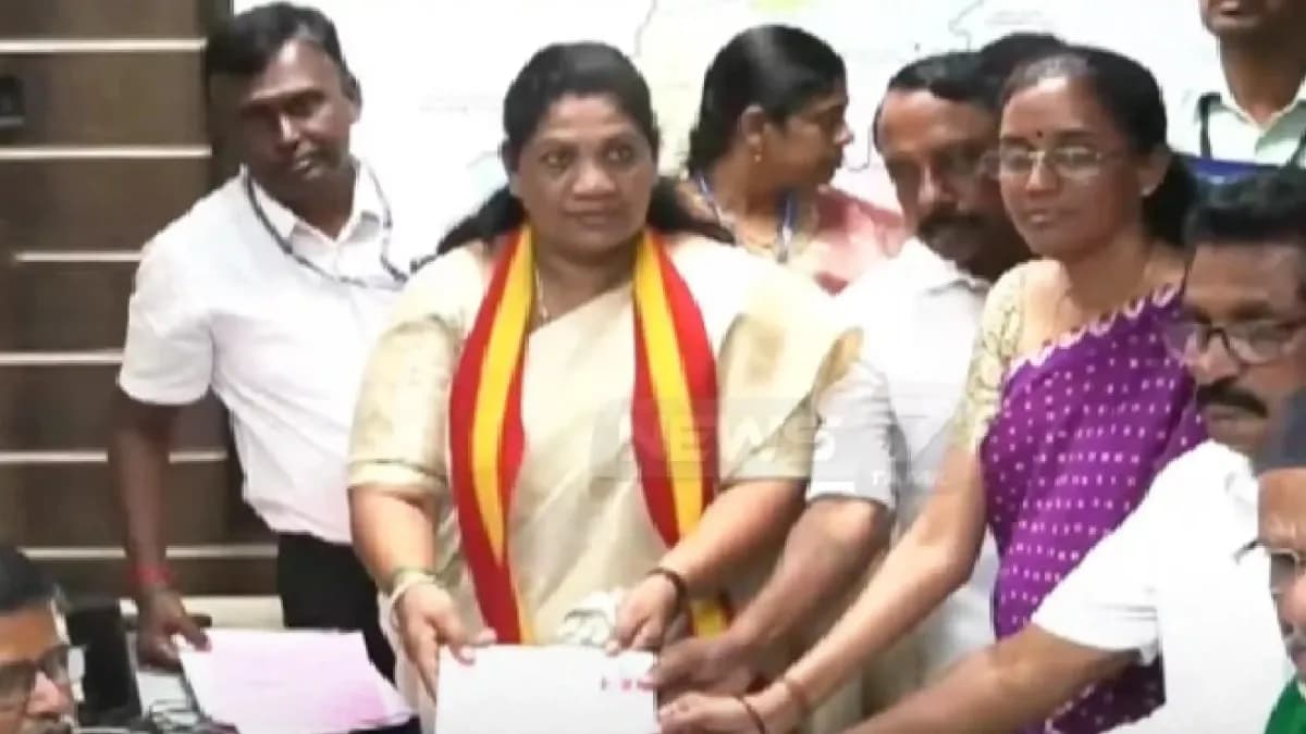 மீண்டும் மீண்டுமா? தாராபுரம் தொகுதியில் வேட்பு மனு தாக்கல் செய்தார் சத்தியபாமா! இரட்டை இலை to விசில்