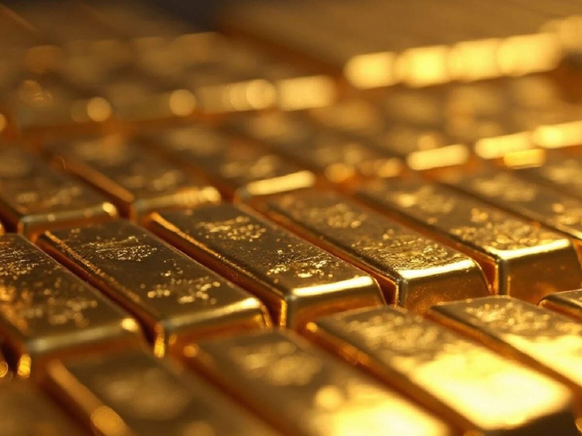 Gold slides after robust US payrolls boosts rate hike bets 