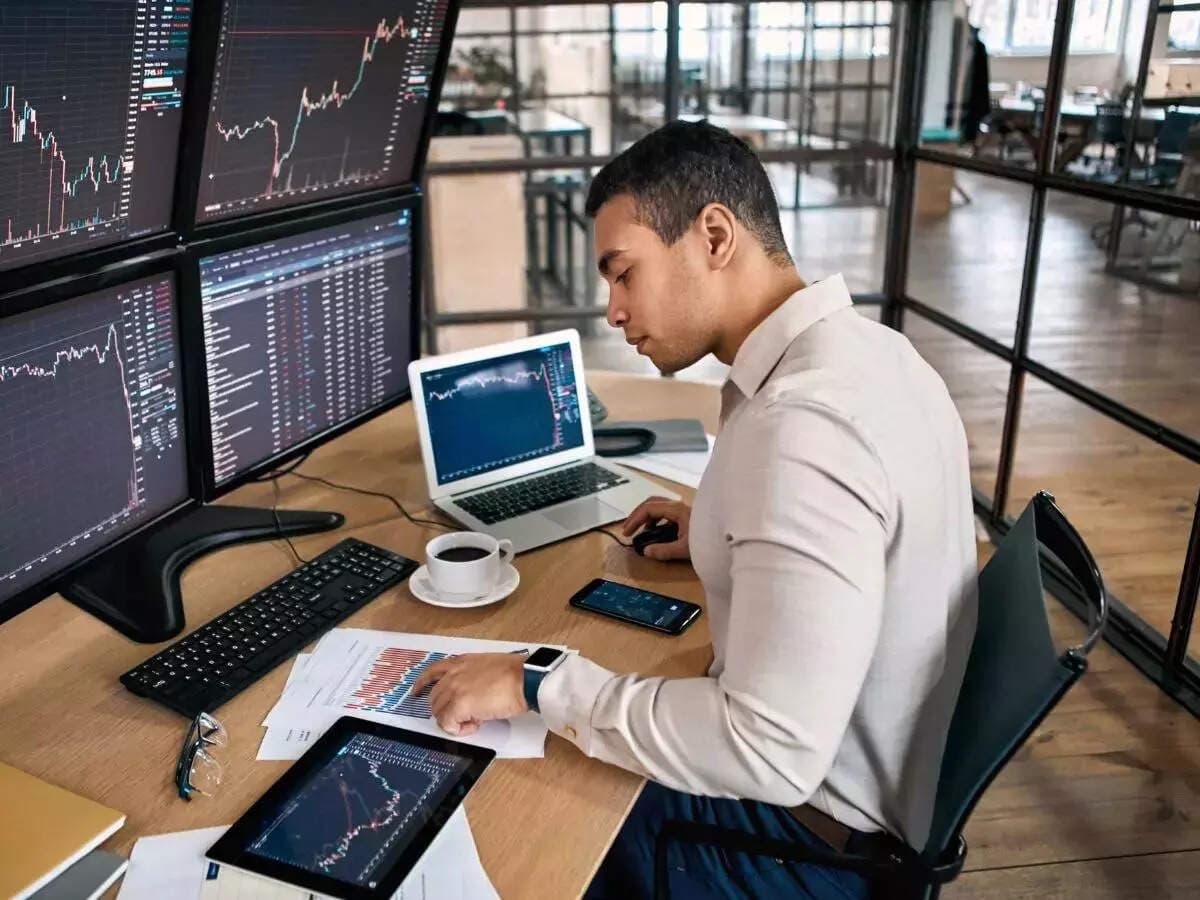 Capital market stocks rise on CAS fix hopes, index closes 1% higher 