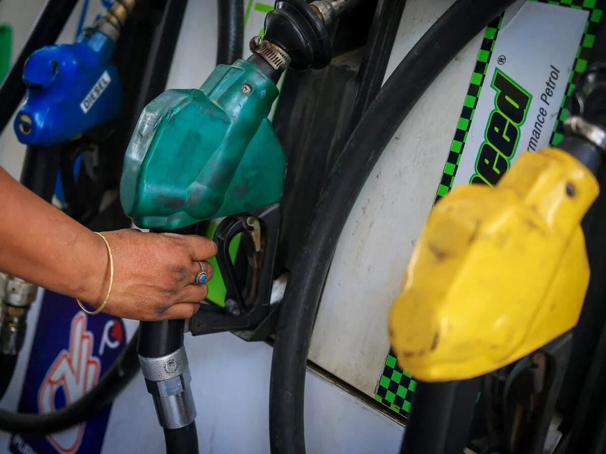 $100 crude shock: Oil cos lose Rs 5/litre on petrol, Rs 23 on diesel as pump prices stay frozen