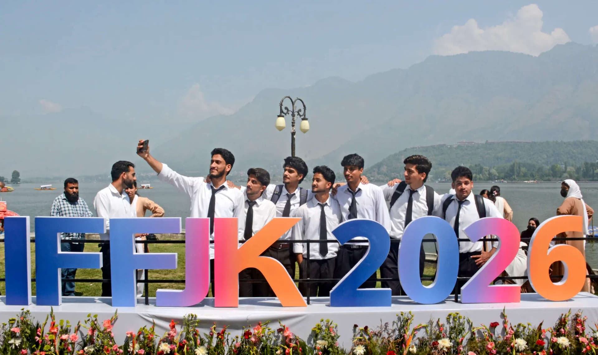 International film festival in Kashmir ends on Usha Uthup note, films makers want more local participation