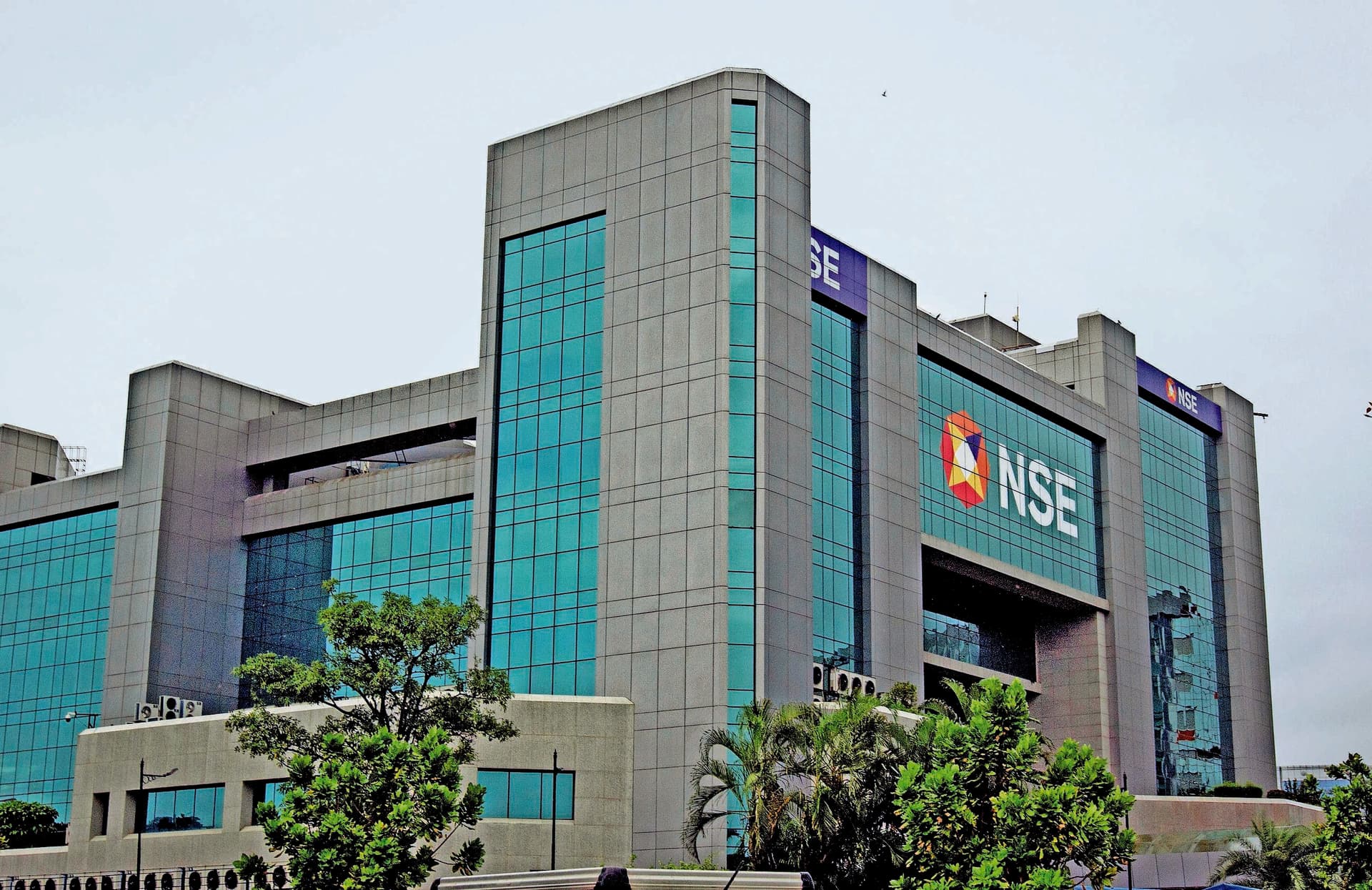 NSE debut may not set street on fire, sparks to come later