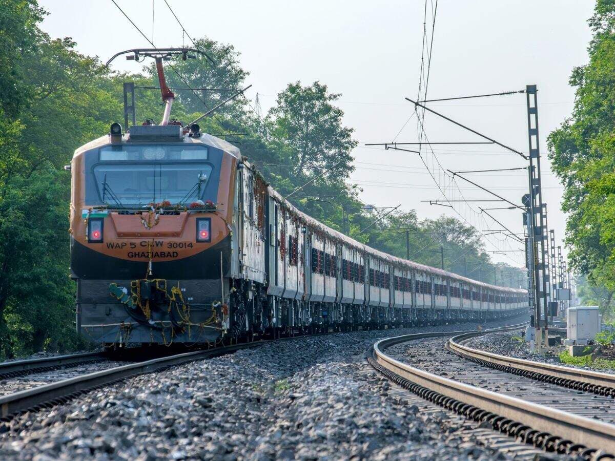 Shatabdi engine misses red signal at 160 kmph, Kavach system stops train 30 metres before danger without driver applying brakes; Vande Bharat trains next