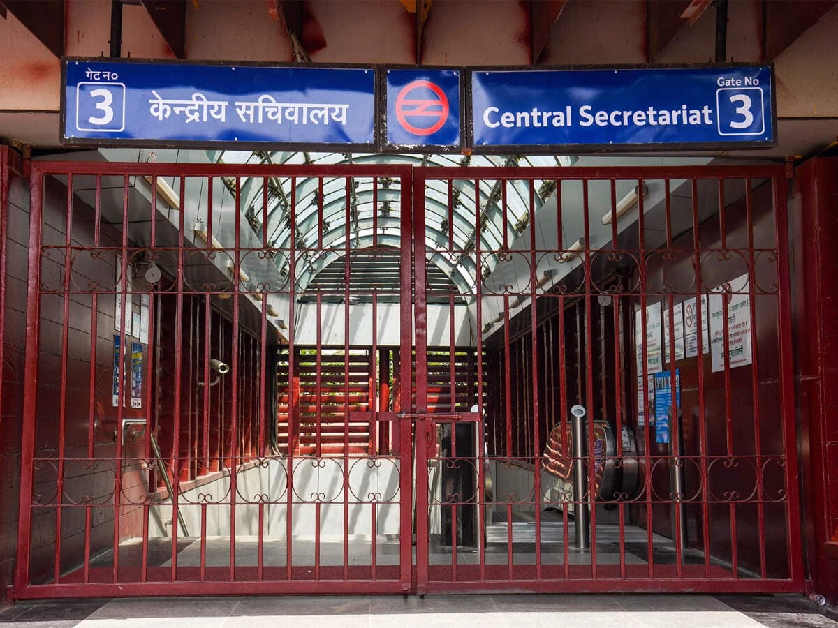 Delhi Metro shuts entry, exit at six stations till 4pm amid Congress march to Supreme Court