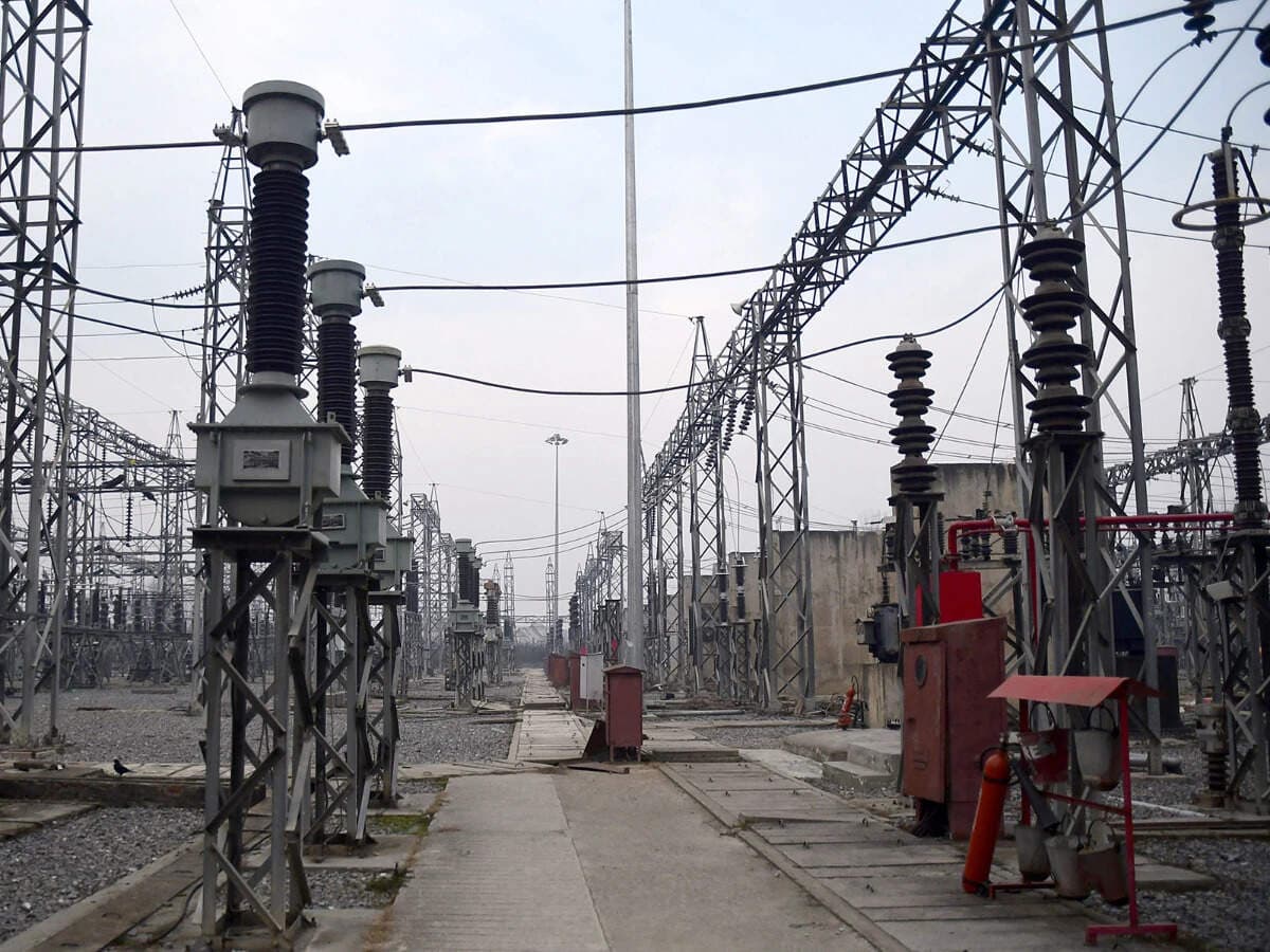 Blackouts hit Indian factories as coal crunch feeds into economy