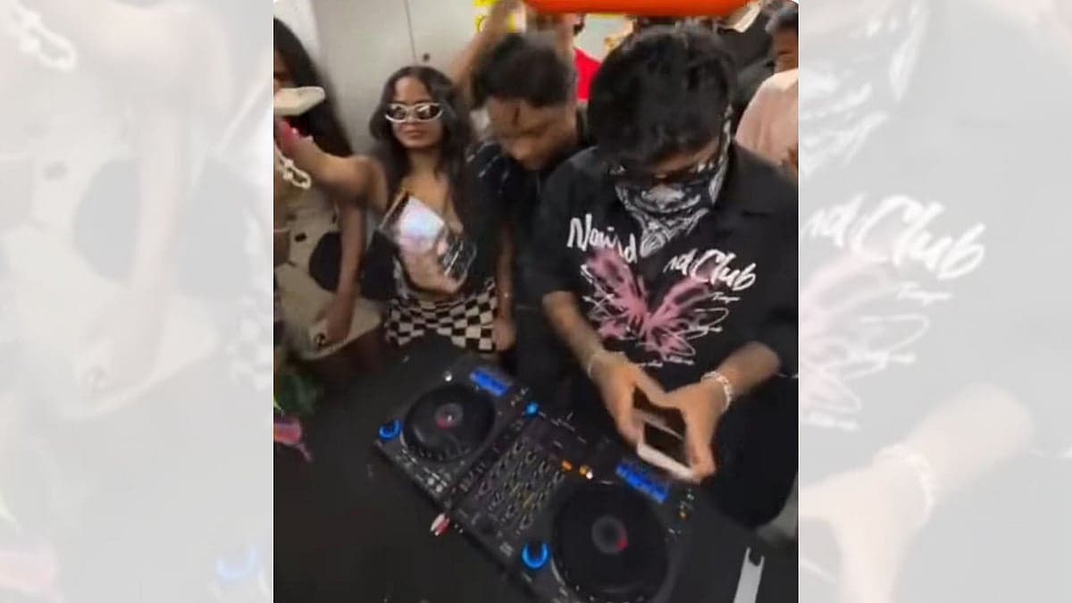Bhopal Metro Turns Into Techno Party Zone As Gen Z Dances To DJ Beats Inside Moving Train