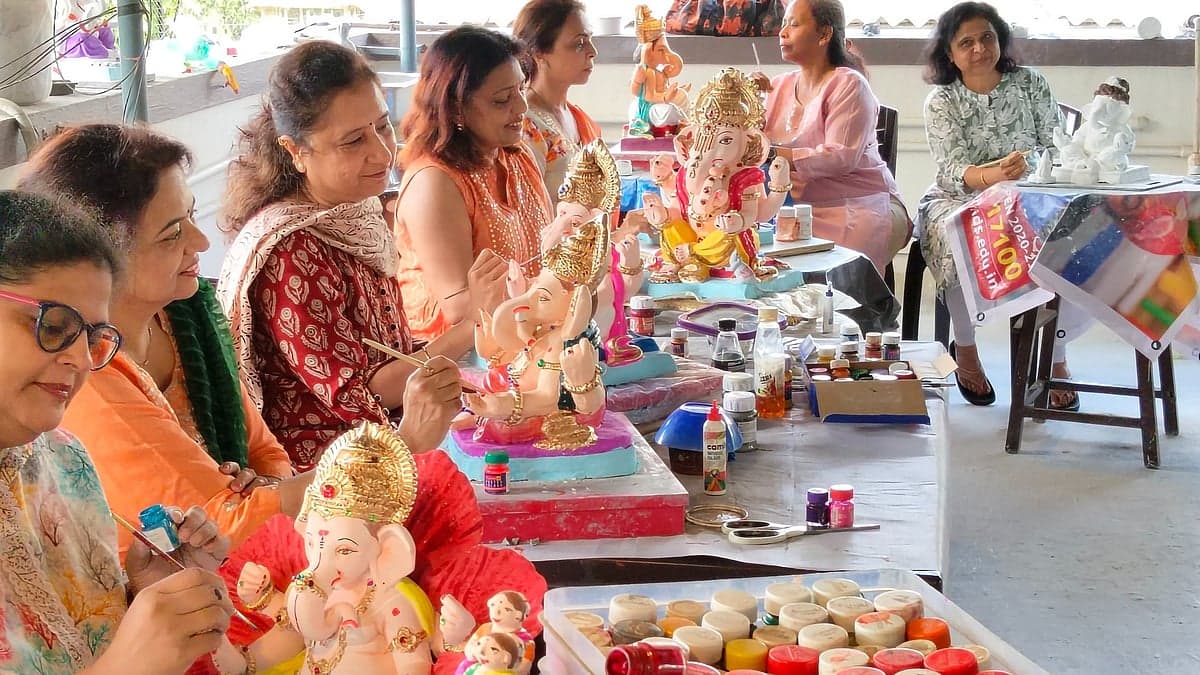 Thane Women Create Eco-Friendly Ganesha Idols, Promote Sustainable Ganeshotsav Through Community Initiative
