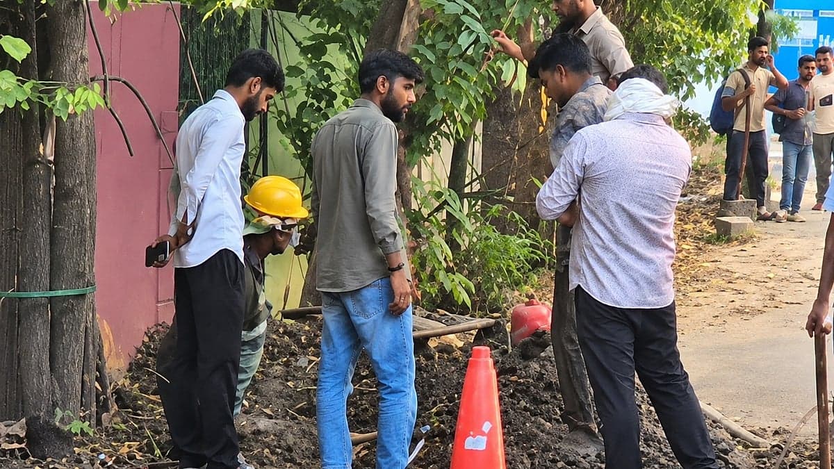 Indore Gas Leak Sparks Panic In Suman Nagar After Digging Damages Pipeline, Major Mishap Averted