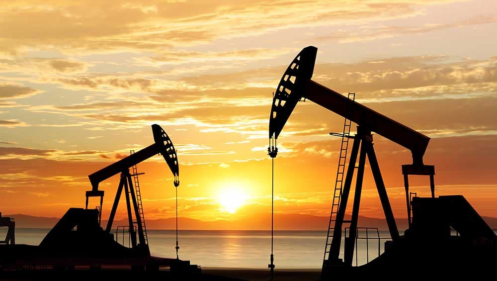 Dow Jones Futures Fall After Oil Prices Slam Market; Dell, Credo, Palo Alto Are Earnings Movers