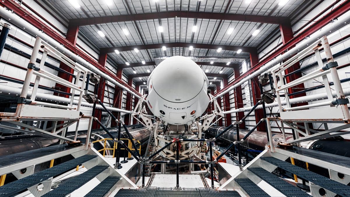 2 Ways Elon Musk Can Make SpaceX Win the New Space Race