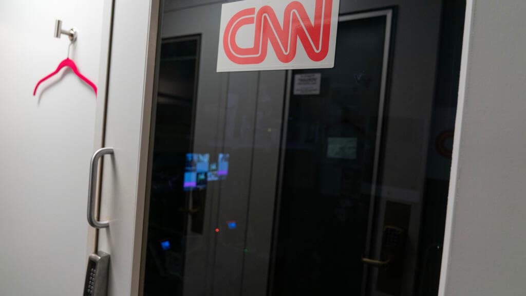 Top TV networks – including Fox – revolt in solidarity with media banned by Trump
