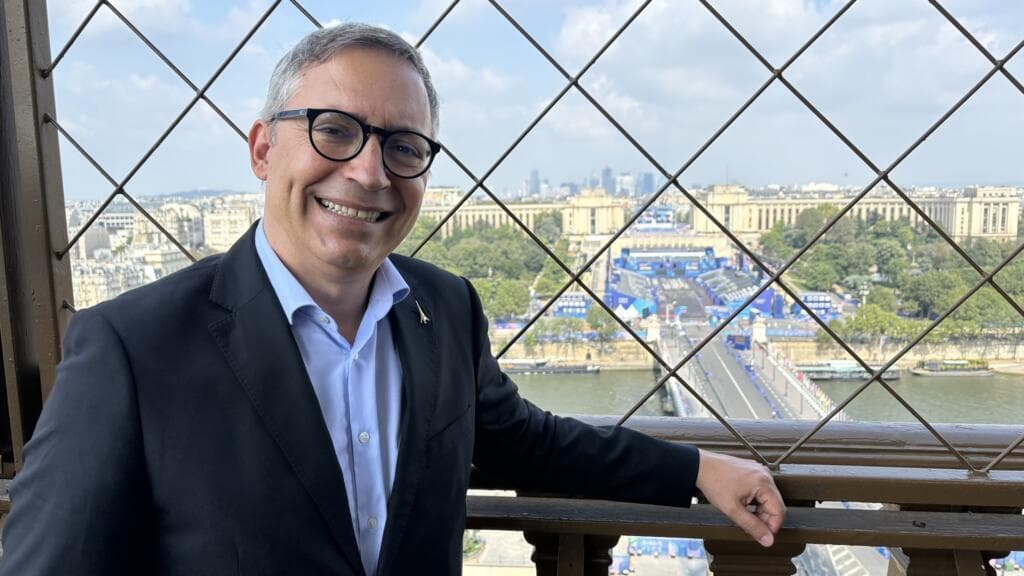Eiffel Tower chief to leave after women sidelined during Hindu visit