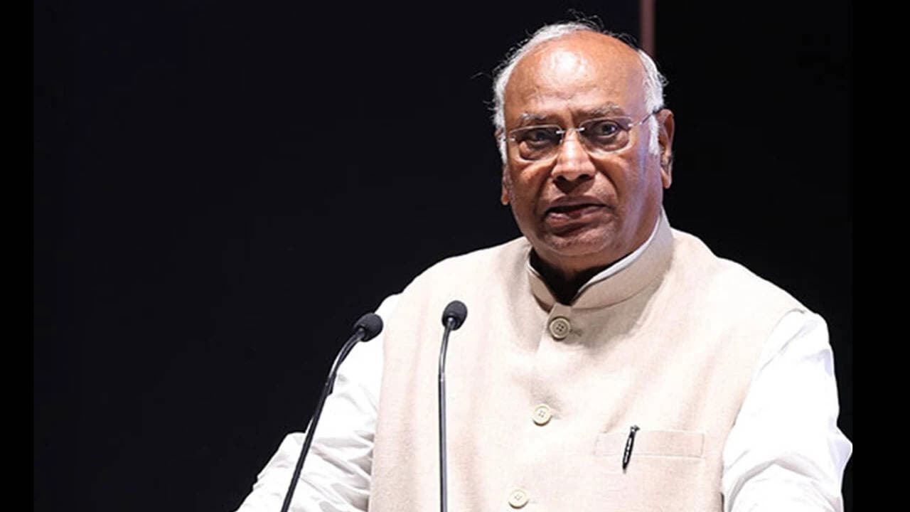 'Muzzled Democracy': Cong slams govt over mass detentions amid massive anti-SIR protests