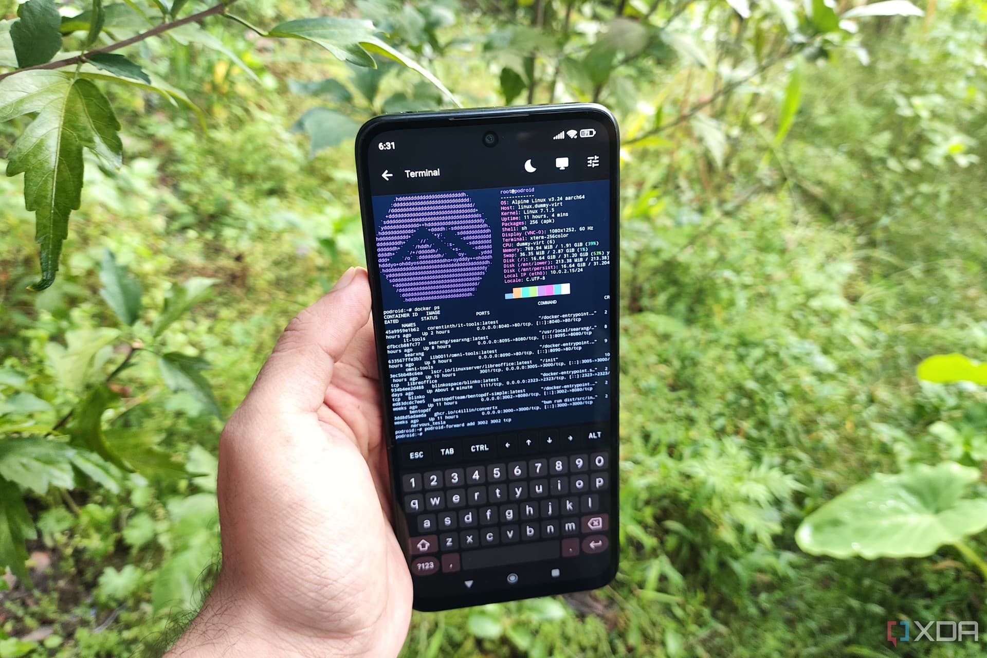 4 Docker containers I run on my old Android phone