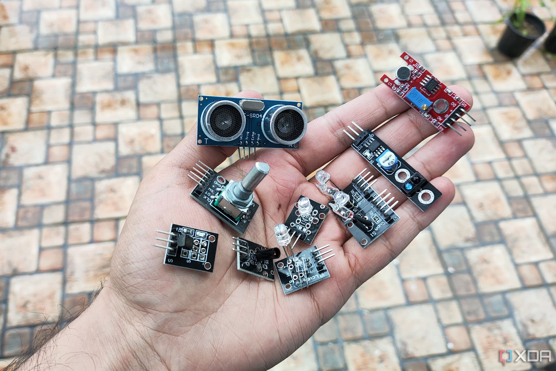 4 beginner-friendly ESP32 sensors you need first and foremost