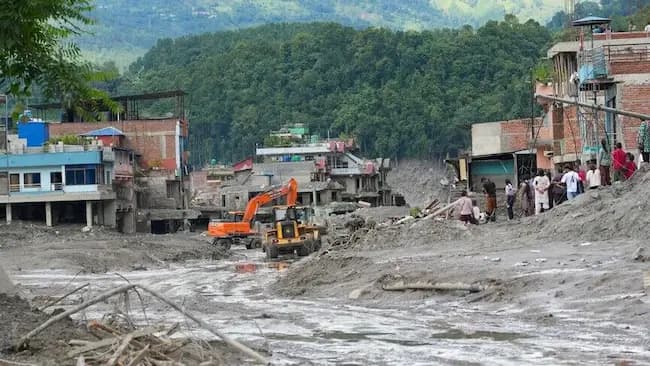 నేపాల్‌లో 1,300 దాటిన మృతుల సంఖ్య