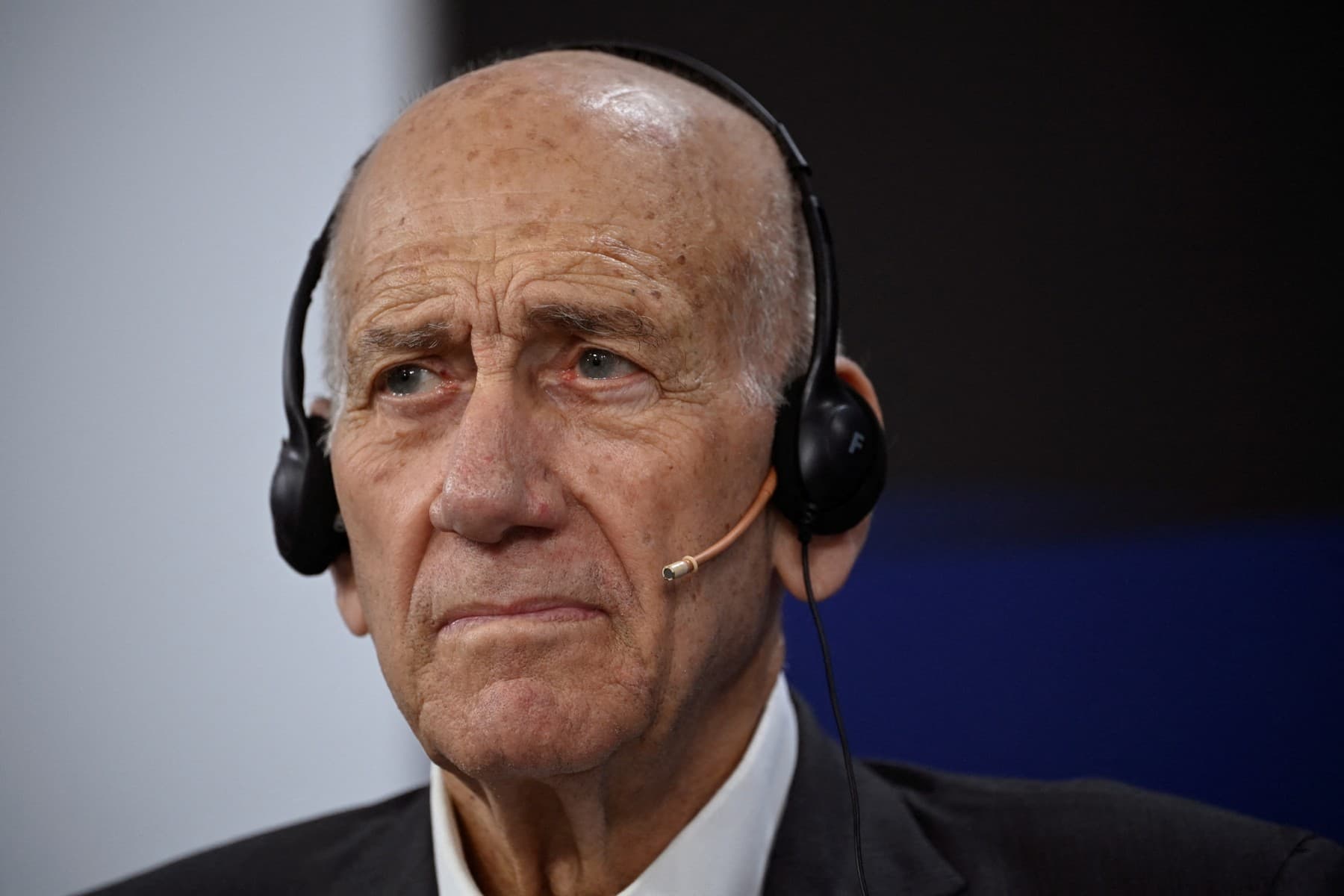 Ex-Israeli PM Backs UK Ban on Settlement Trade