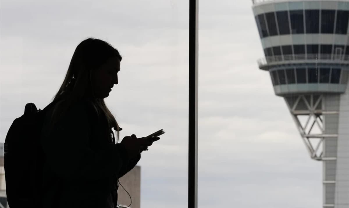 Flights are disrupted across the US Northeast due to technical problems at a key air traffic center