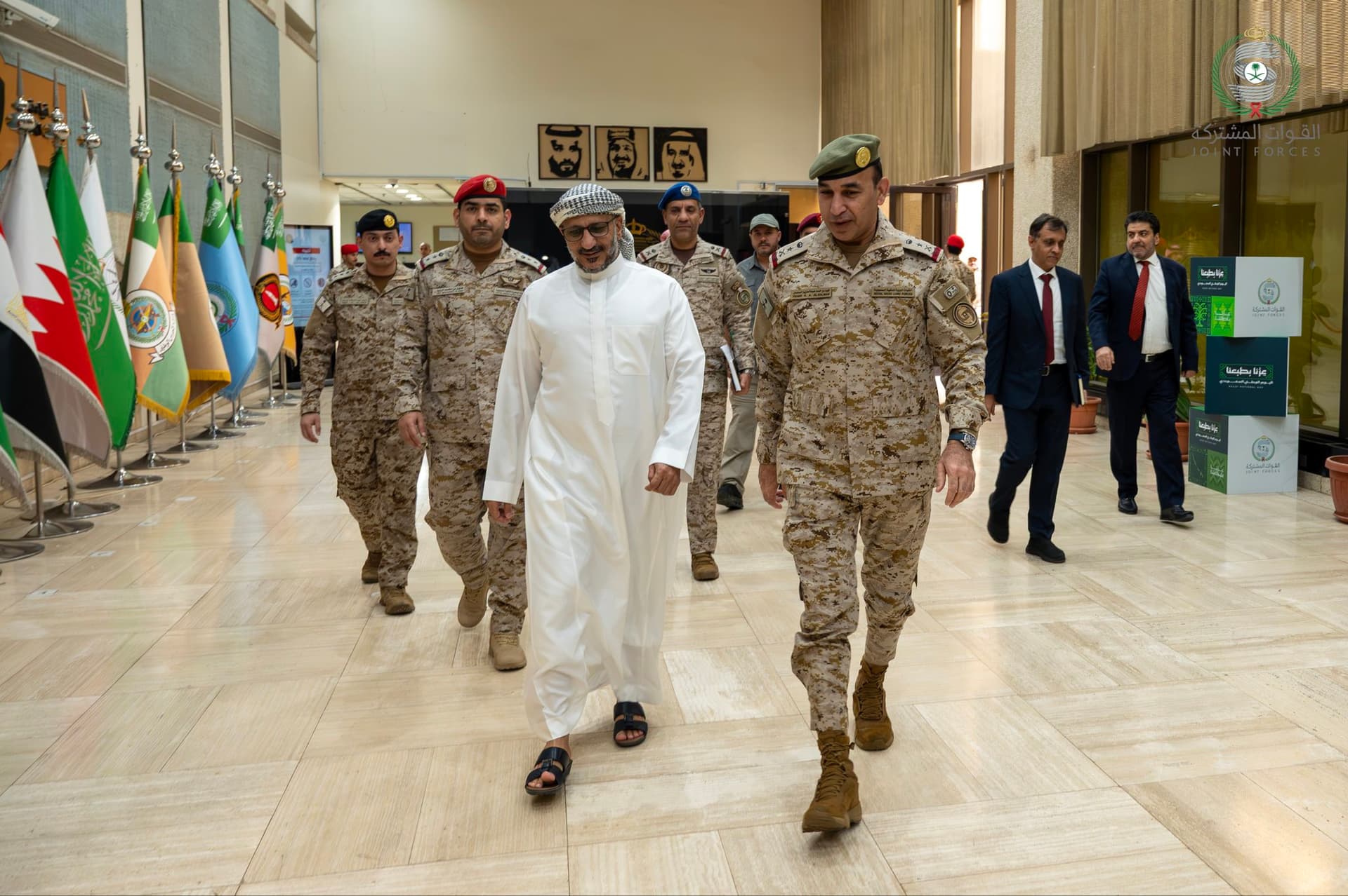 Commanders of Joint Forces, Yemen’s National Resistance Forces discuss ways to support Yemeni army