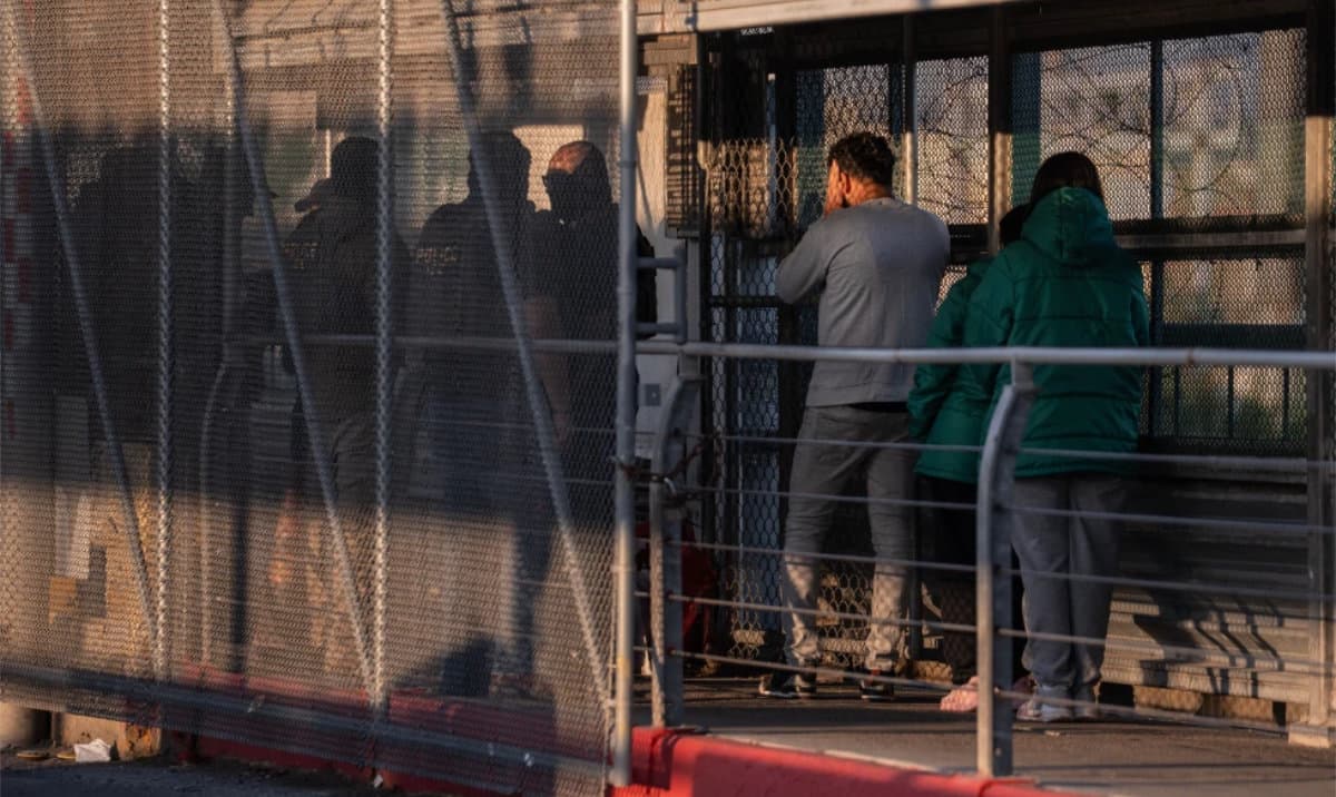 US Supreme Court lifts limits on third-country deportations
