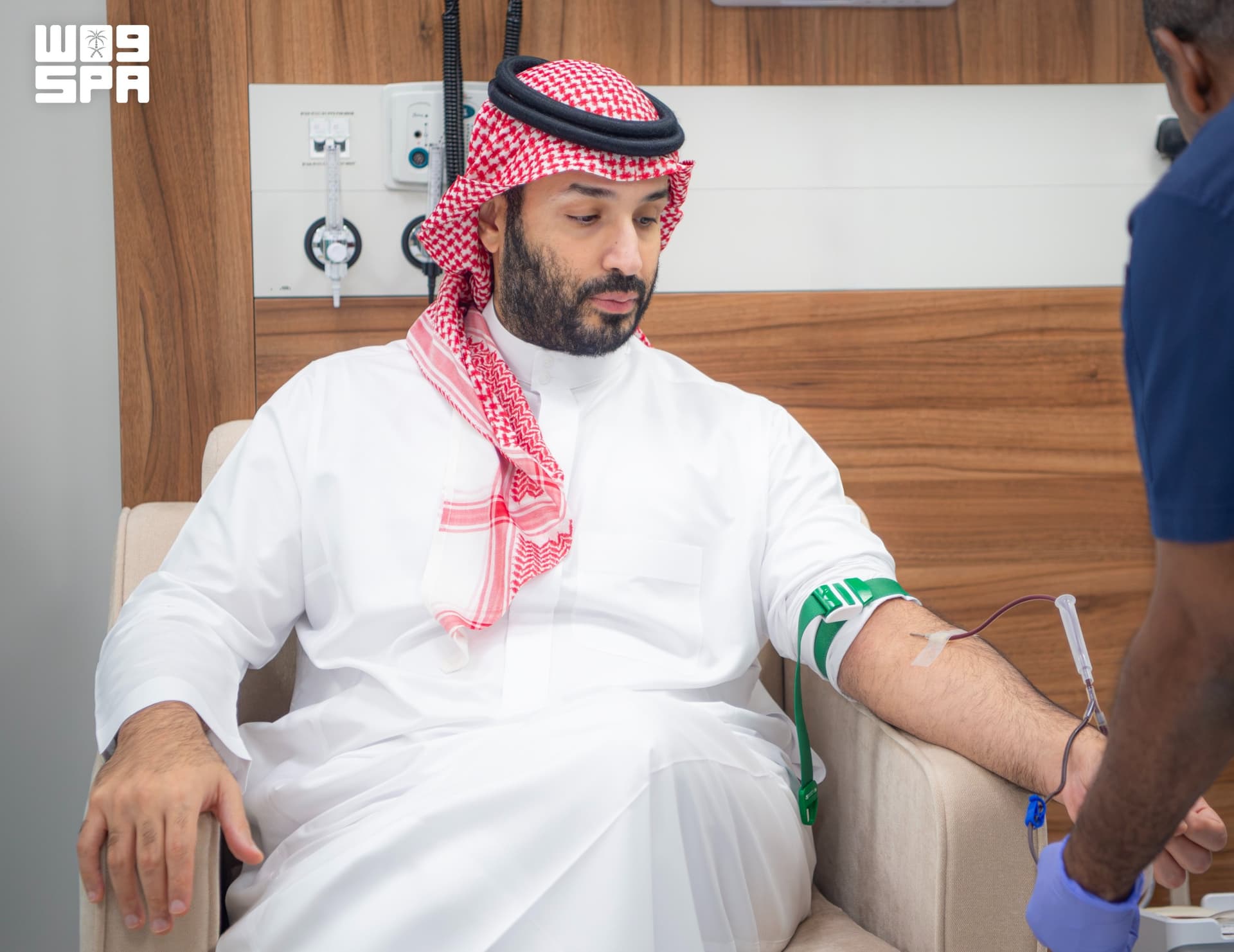 Saudi crown prince donates blood, launches 2026 national donation campaign