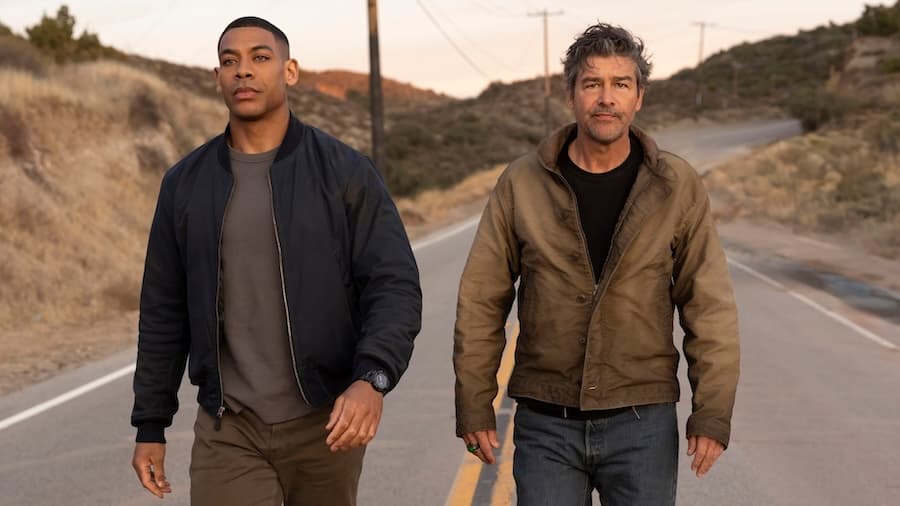Aaron Pierre and Kyle Chandler on the emotional goodbye that defined ‘Lanterns’ season finale