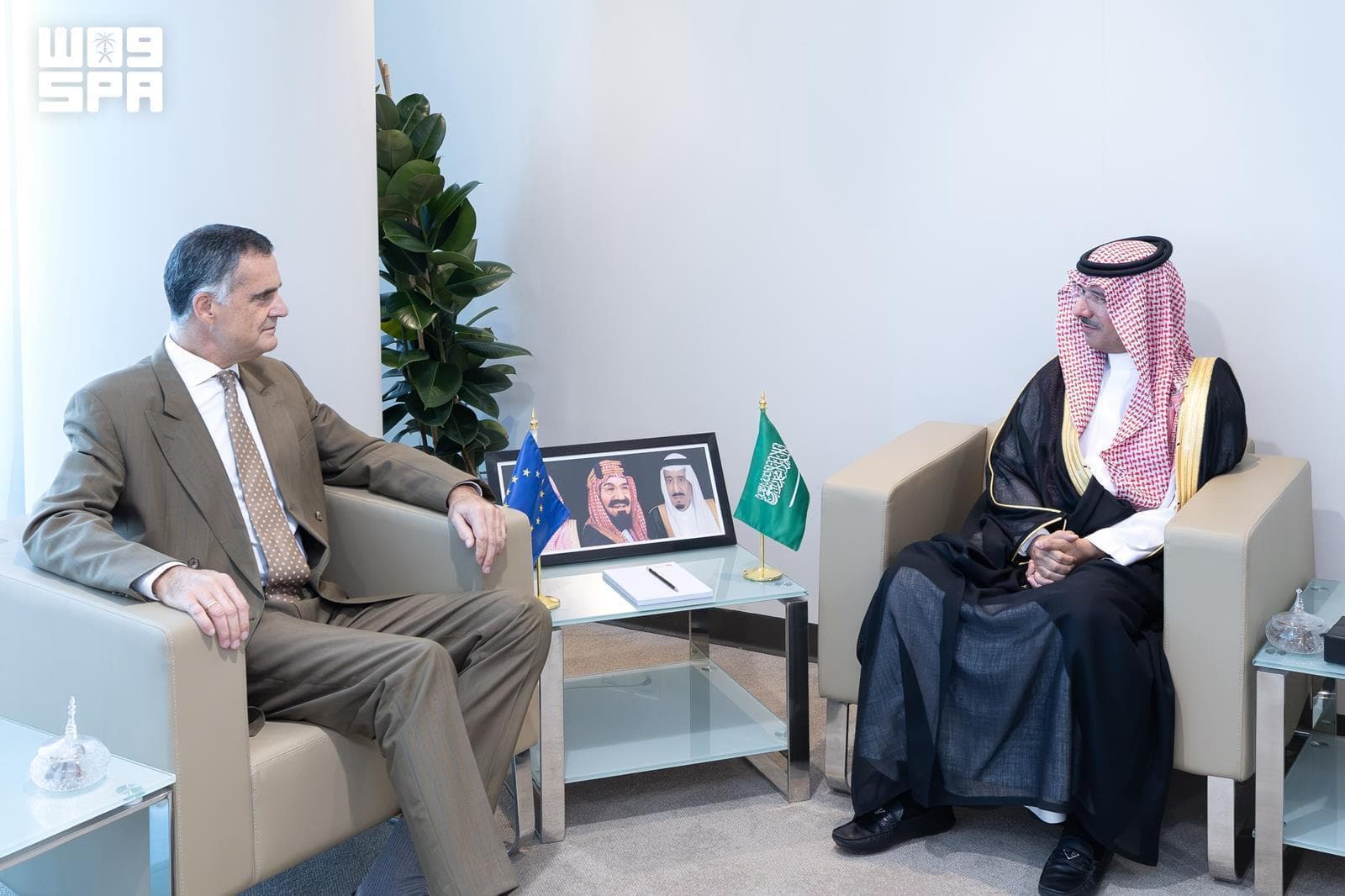 Saudi vice minister, EU envoy discuss skills development and employment cooperation