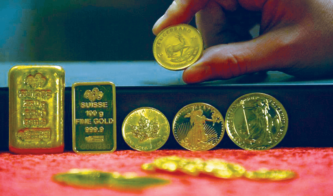 Gold falls on growing Fed rate hike bets ahead of policy meeting