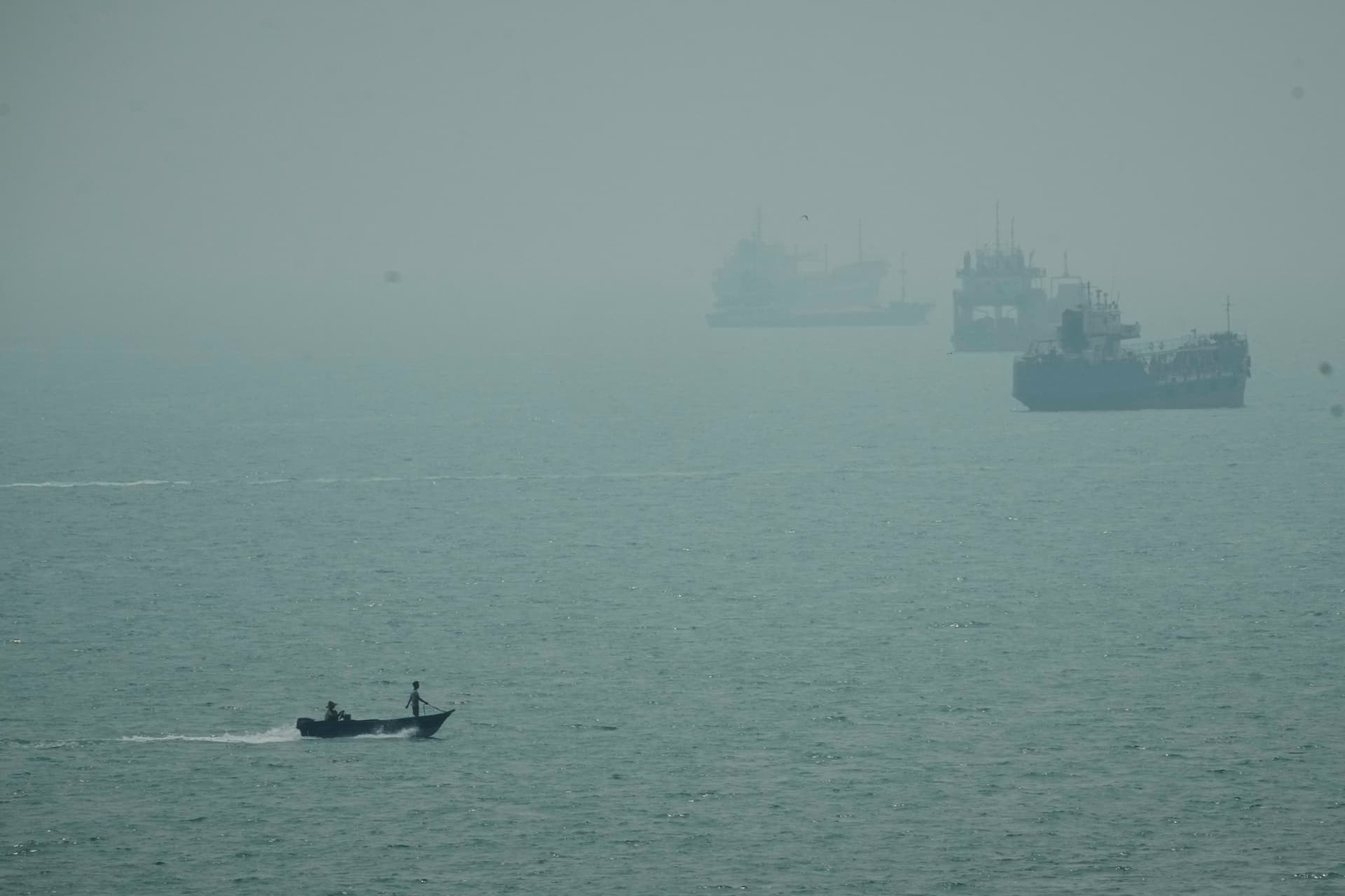 Hormuz Strait Cargo Traffic Dips Below Average