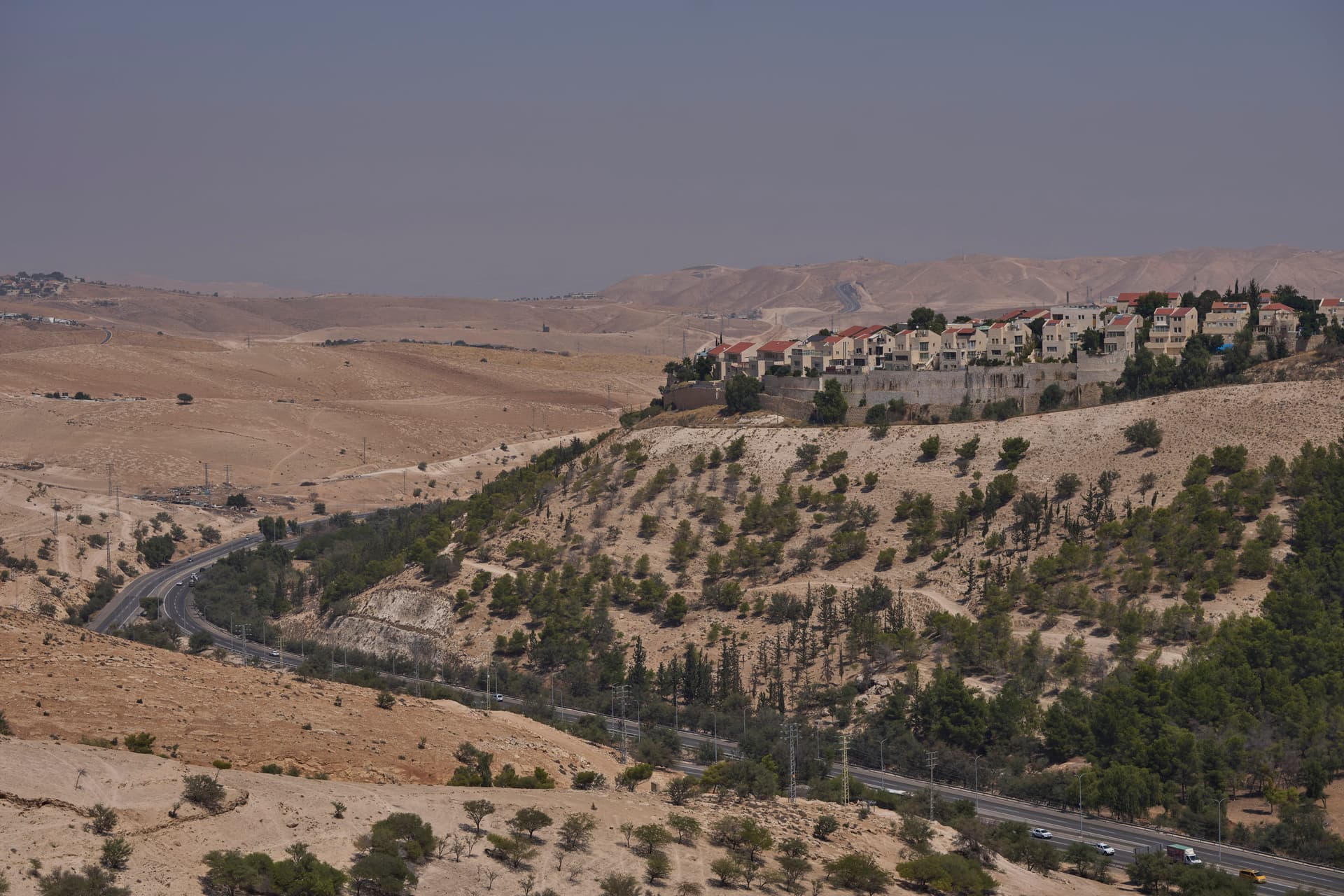 Israel finalizes tenders for 3,401 units in settlement near Jerusalem