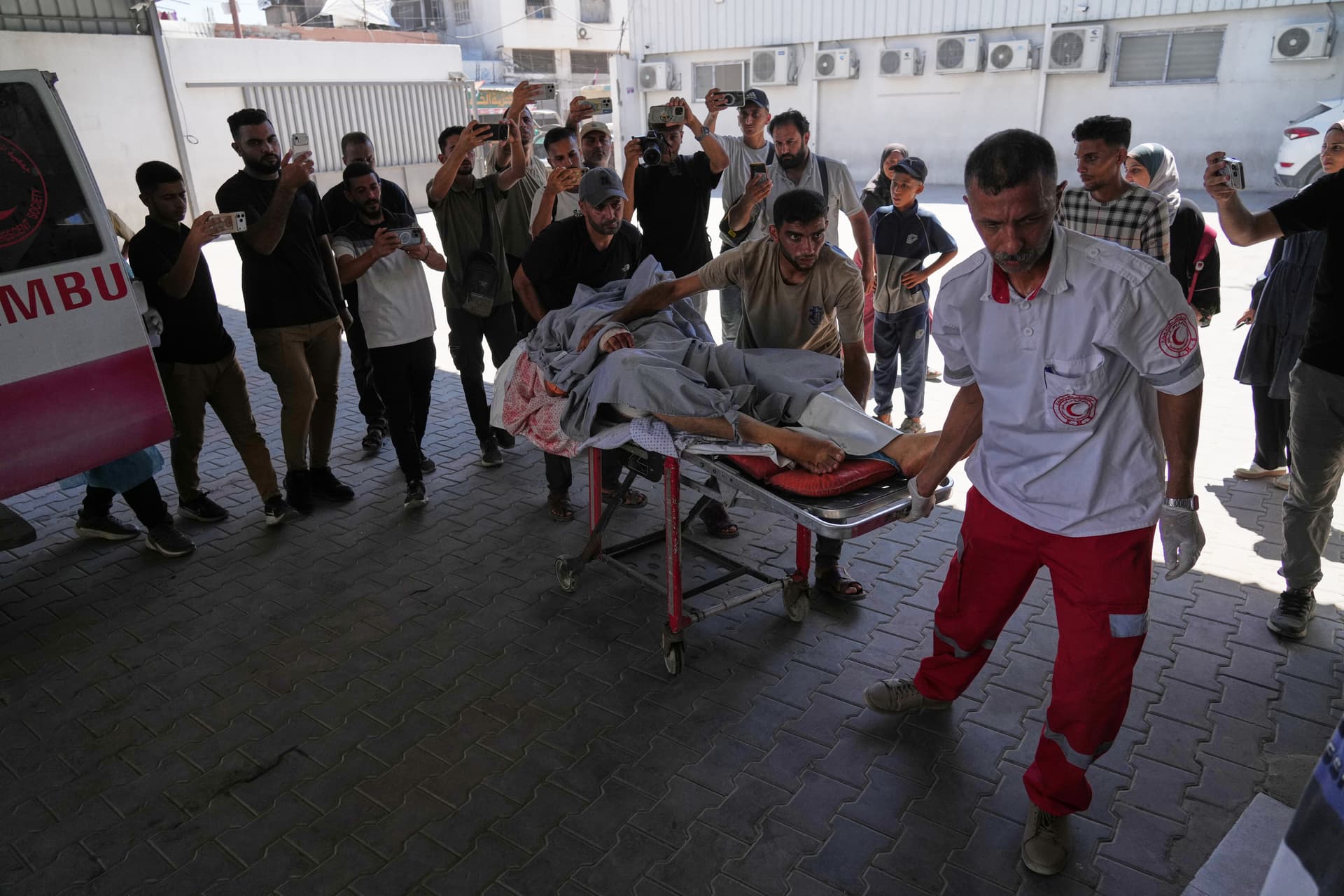 Israeli strikes in Gaza kill two people, including a child, medics say
