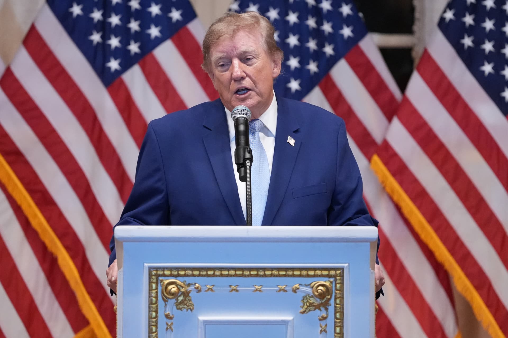 Trump signs executive order waiving new Russia sanctions, tariffs