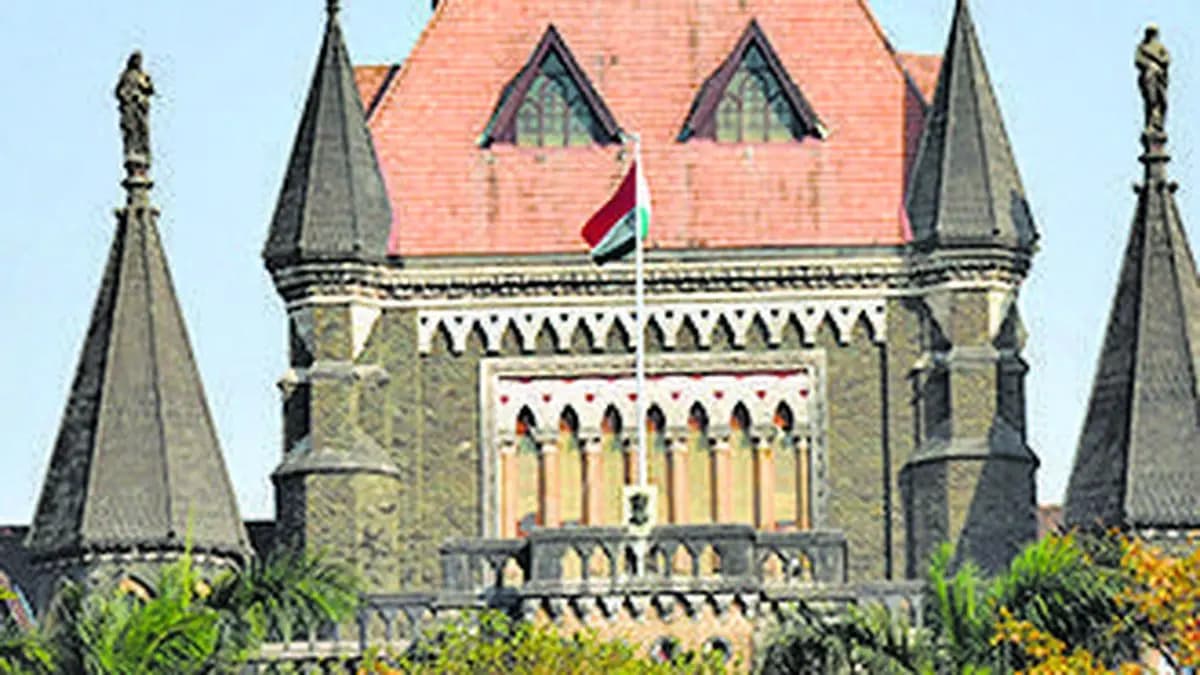 Bombay HC refuses to quash Rahul Gandhi summons in defamation case