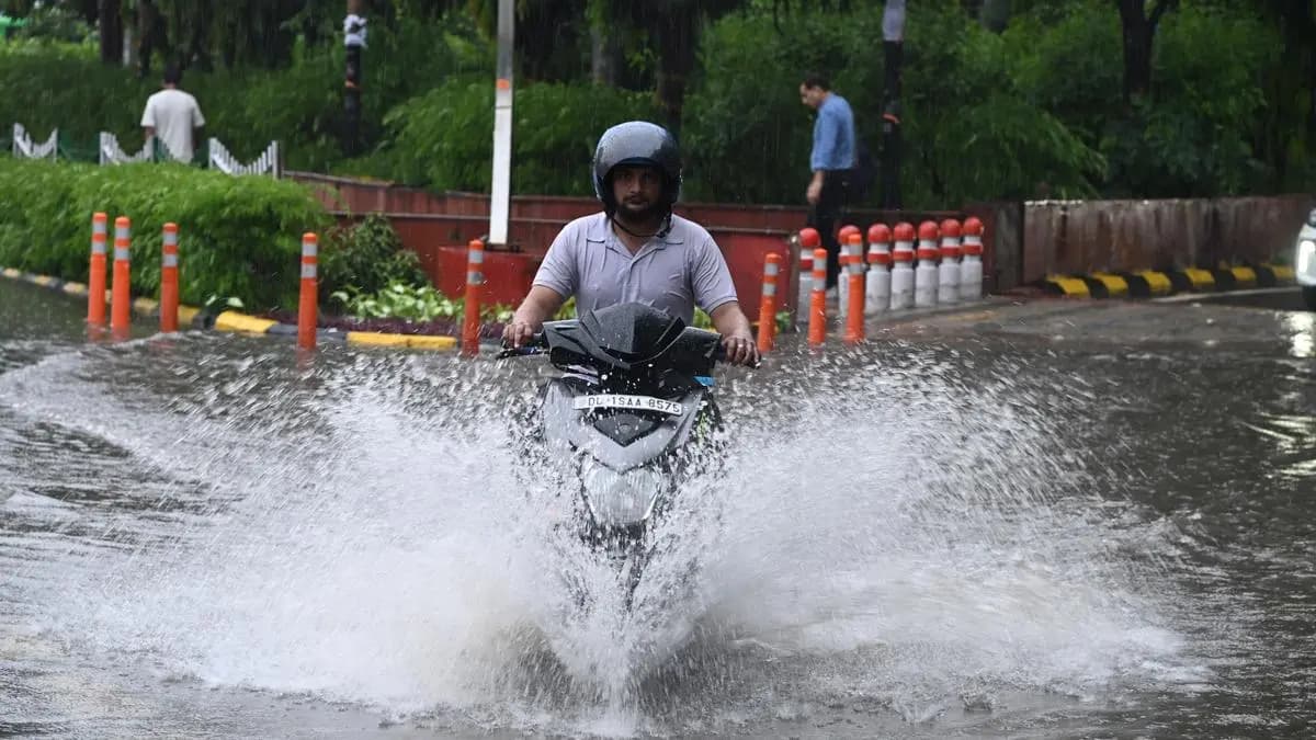 IMD update: UP to see heavy rainfall as several northern states grapple with weather disruptions