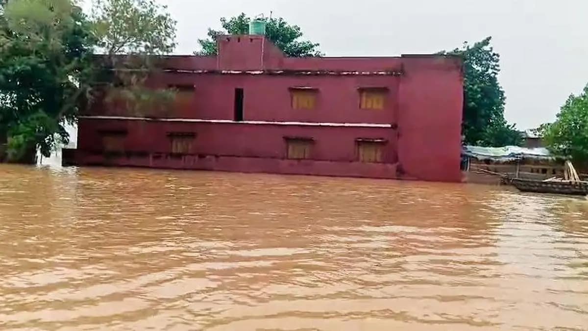 Ganga water level breaches 'highest flood mark' at Patna's Gandhi Ghat amid heavy rain