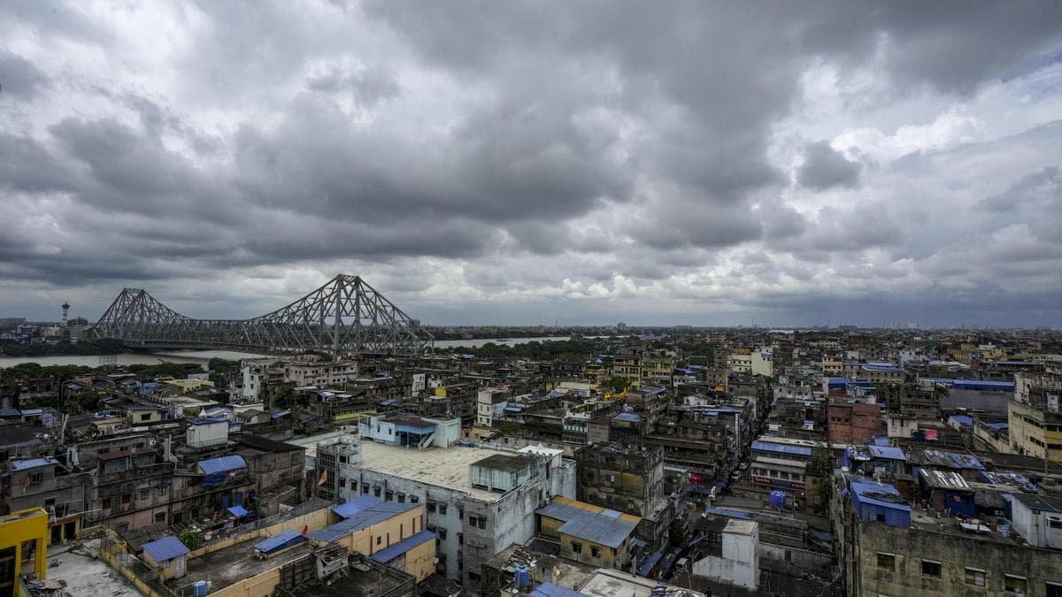 Low-pressure area to bring heavy rain in Bengal till Sep 4: IMD