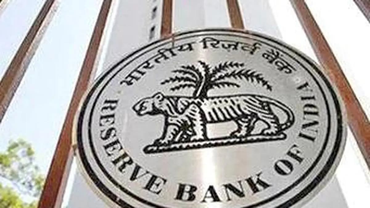 Indian banks leave sizeable FX risk open on overseas deposits, creating potential rupee overhang