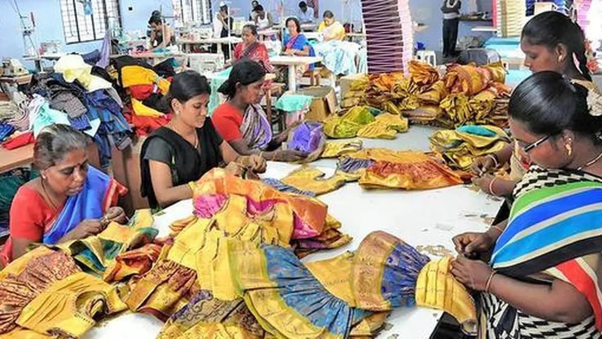 Apparel industry hoping to garner strong sales in upcoming festival season: CMAI