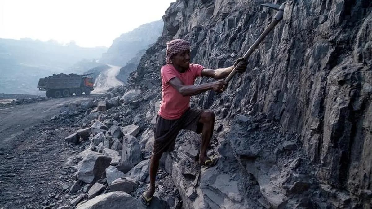 CIL's daily coal production rises 35%