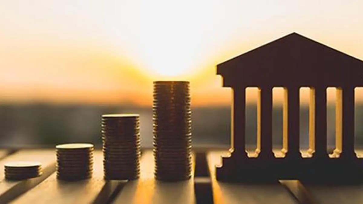 Banking system surplus liquidity surges to ₹5.05 lakh crore in August