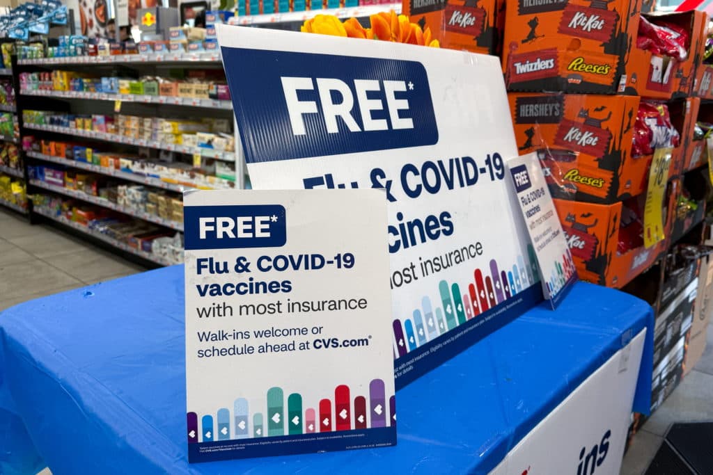 Top U.S. doctors offer updated flu and COVID vaccine recommendations, aiming to ease confusion